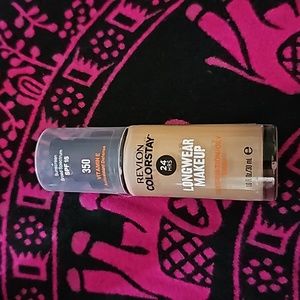 Revlon Colorstay 24-hour longewear